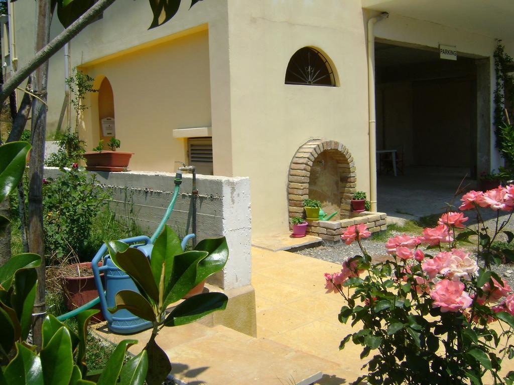 Scorpios Apartments Dassia  Luaran gambar